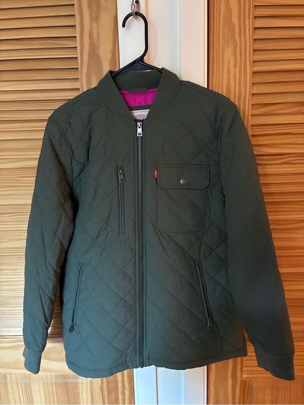 Levi's women’s Quilted Olive Green Bomber Jacket size large